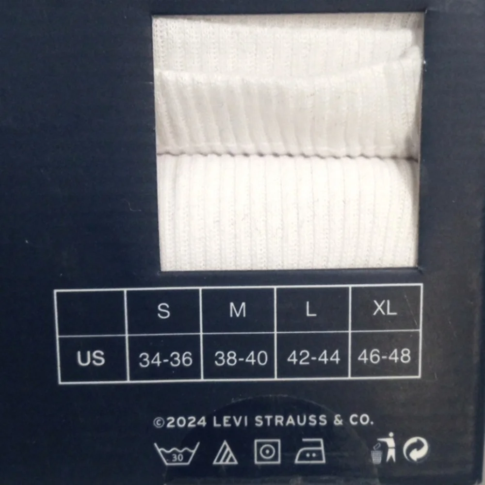 LEVI'S WHITE RIBBED PREMIUM COTTON 4 PACK TANK TEE SHIRTS SIZE LARGE 42-44 NWT